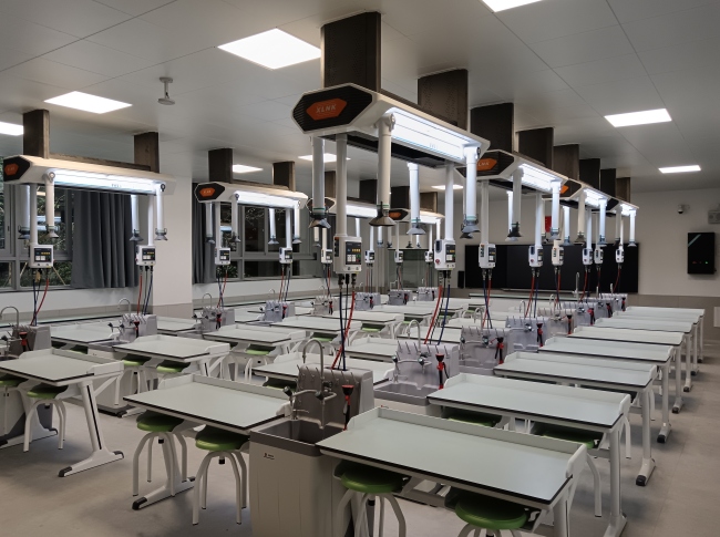 新科頂裝實驗室：空間利用與安全保障的完美融合