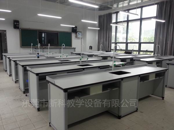 <a href='http://www.huajiawangjun.com/chanpin/53-1.html' target='1' style='font-size:18px; font-weight:bold; color:#000000;'>科學(xué)實(shí)驗(yàn)室</a>設(shè)備