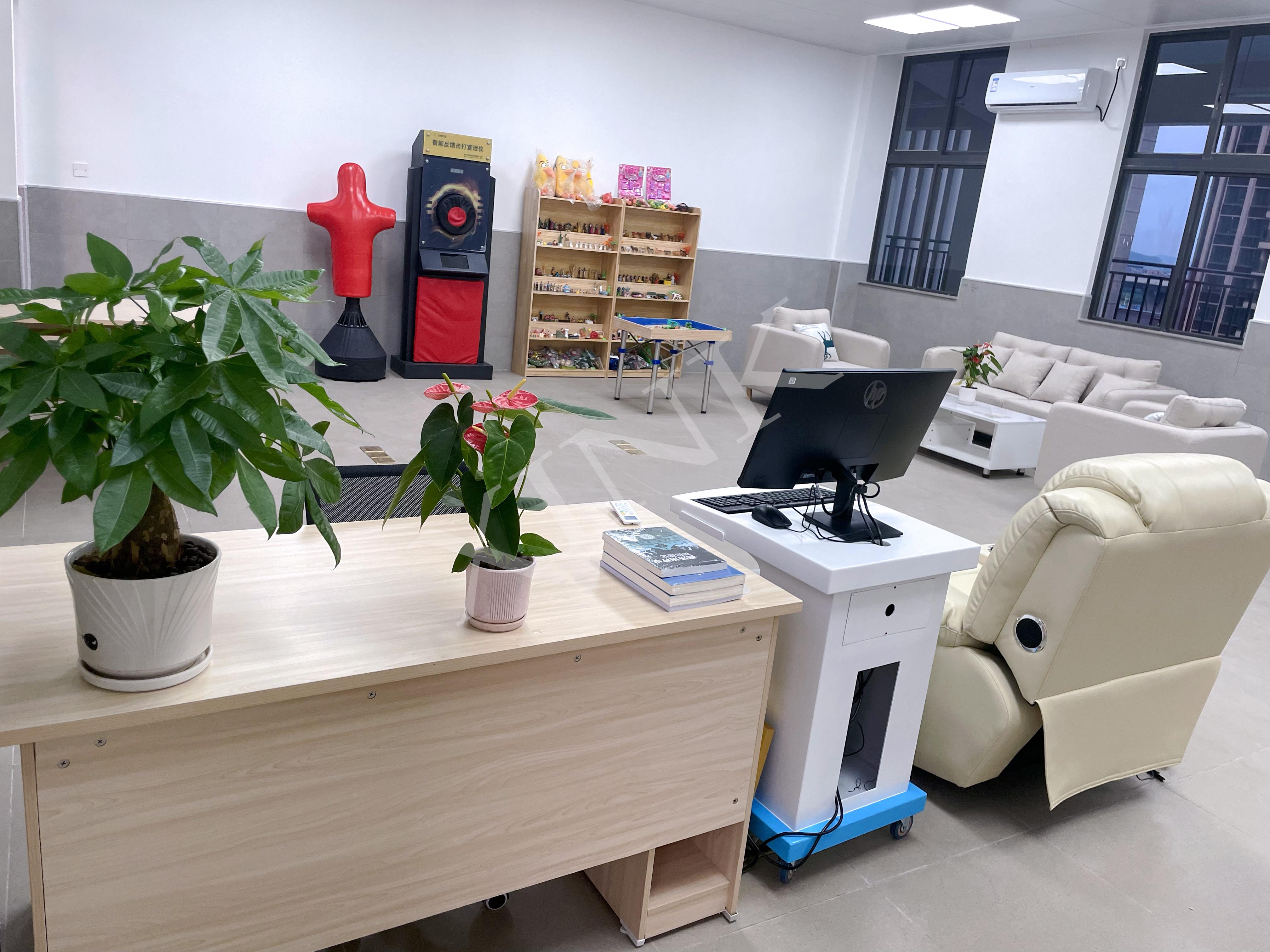 <a href='http://www.huajiawangjun.com' target='1' style='font-size:14px; font-weight:bold; color:#0080ff;'>心理咨詢室</a>