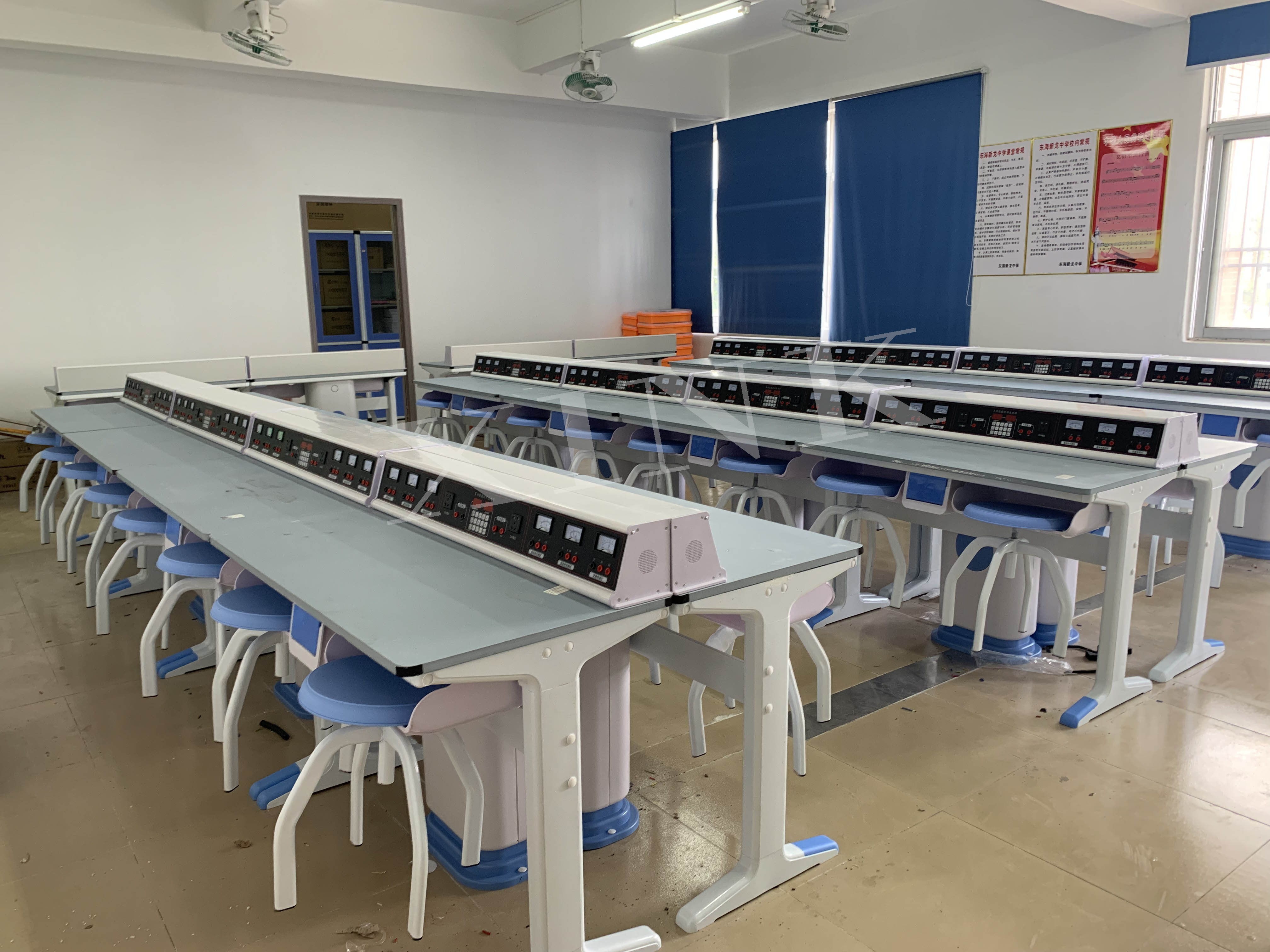 <a href='http://www.huajiawangjun.com/' target='1' style='font-size:14px; font-weight:bold; color:#0080ff;'>物理實(shí)驗(yàn)室</a>