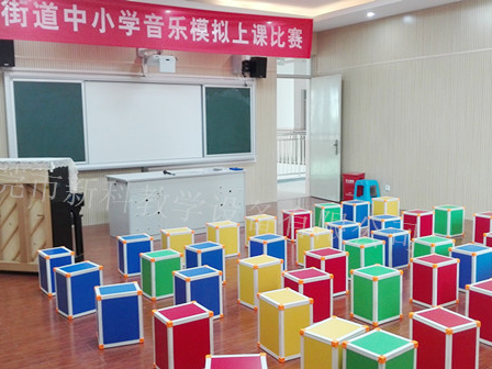 <a href='http://www.huajiawangjun.com/chanpin/58-1.html' target='1' style='font-size:18px; font-weight:bold; color:#000000;'>音樂功能室</a>
